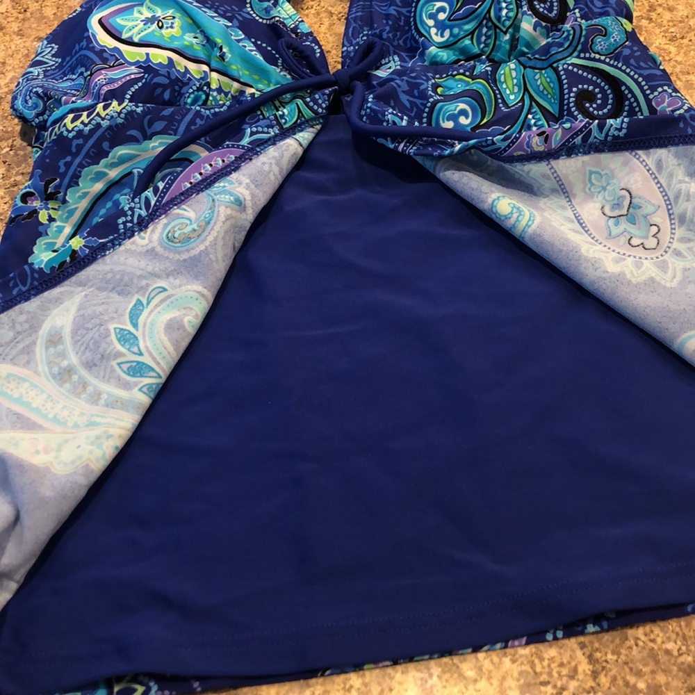 Beach Diva Malibu Flyaway Paisley Tankini Top Size 8 - Top Only - Picture 7 of 17